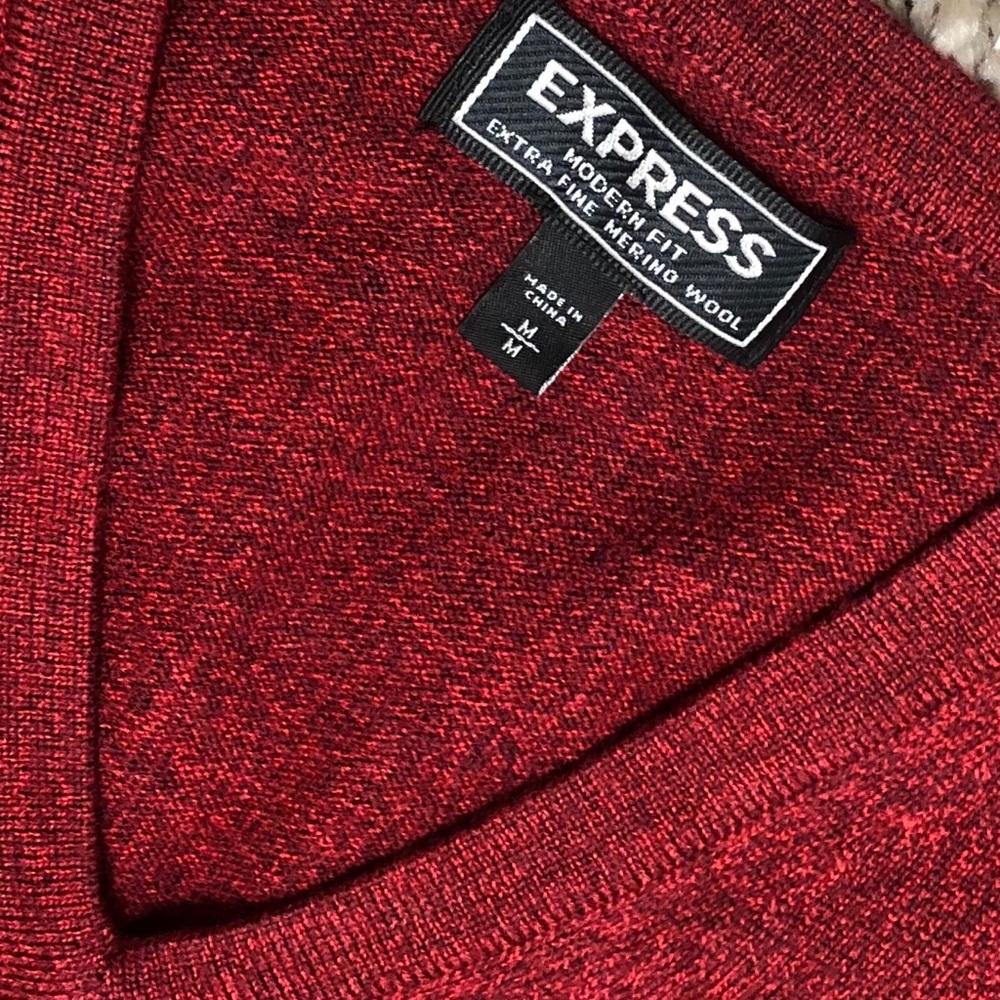 Express Modern Fit Merino Wool V-Neck - Picture 2 of 7